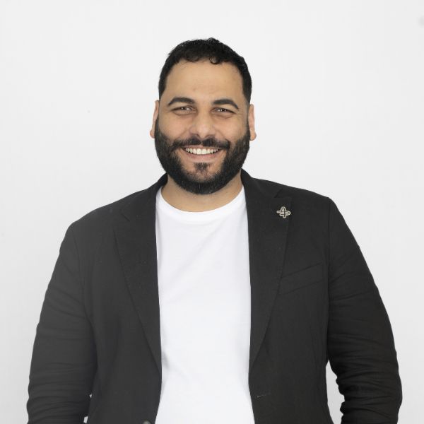 speaker photo