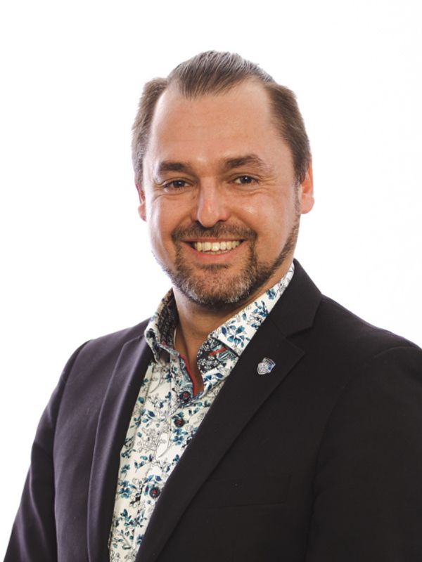 speaker photo