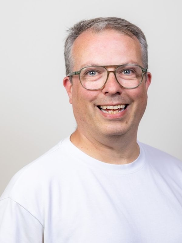 speaker photo